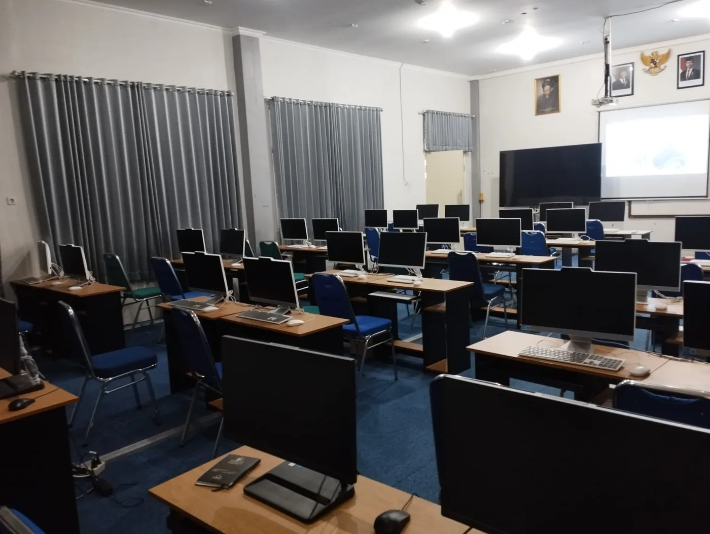 Laboratorium Komputer dan Multimedia CBT